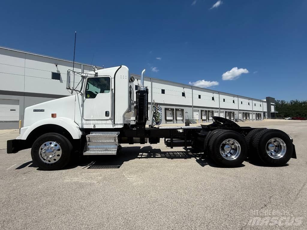 Kenworth T 800 Conventional Trucks / Tractor Trucks