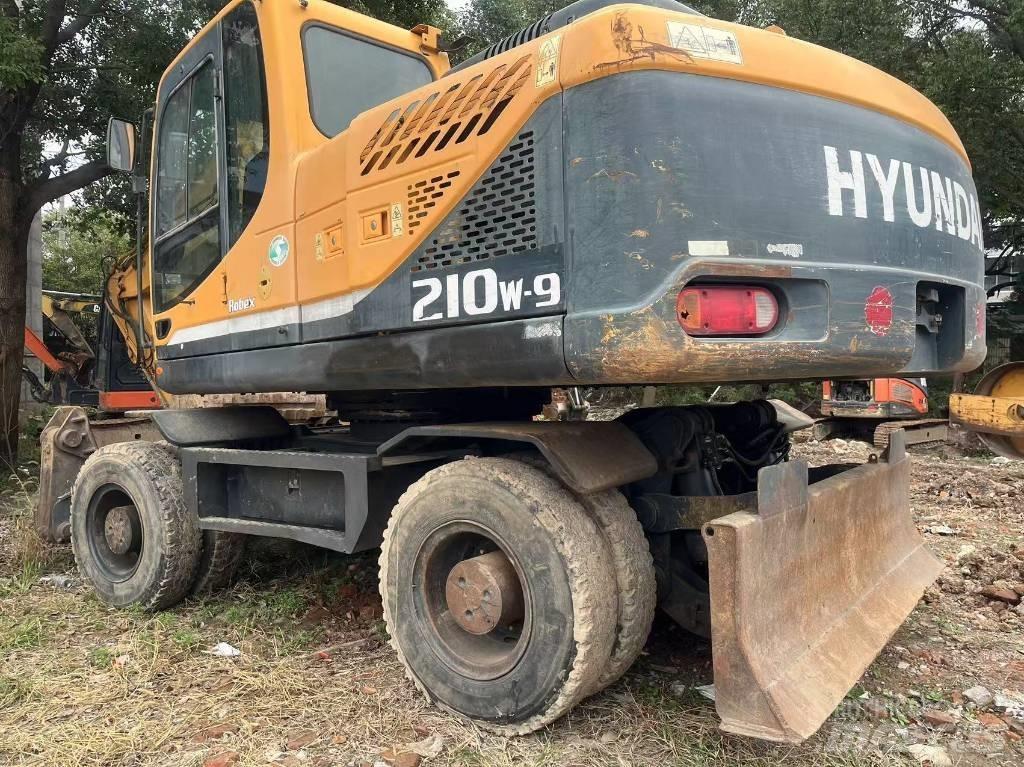 Hyundai R210W-9 Wheeled Excavators