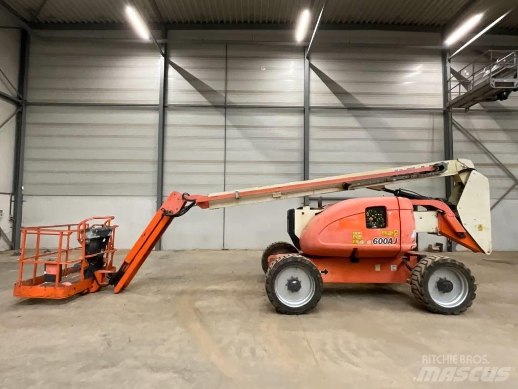 JLG 600 AJ Articulated boom lifts