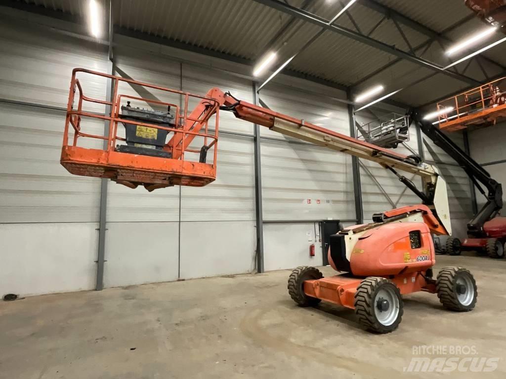 JLG 600 AJ Articulated boom lifts