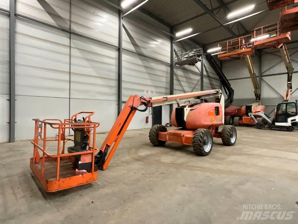 JLG 600 AJ Articulated boom lifts