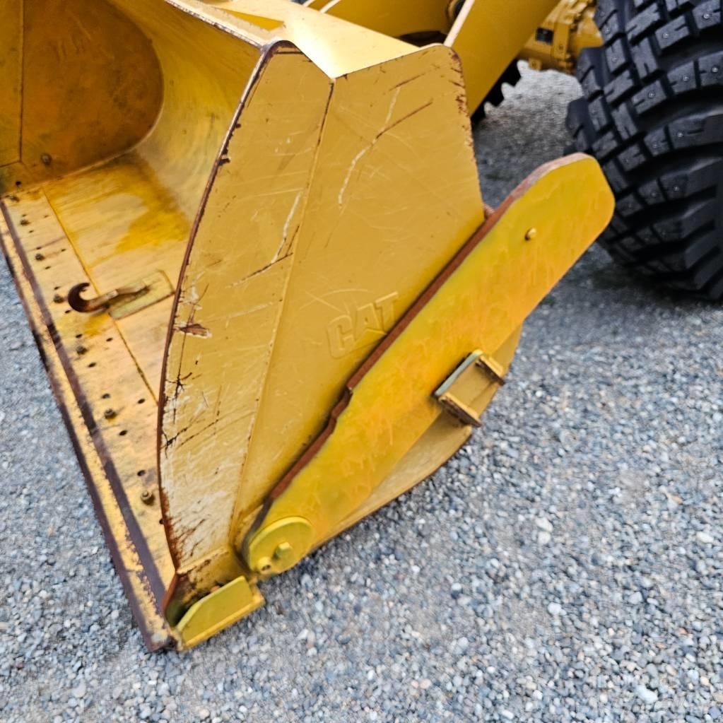 CAT 910M Wheel Loaders