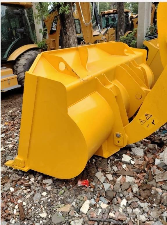 Komatsu WA 320-5 Wheel Loaders