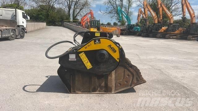 MB Crusher BF 90.3 Crushing buckets