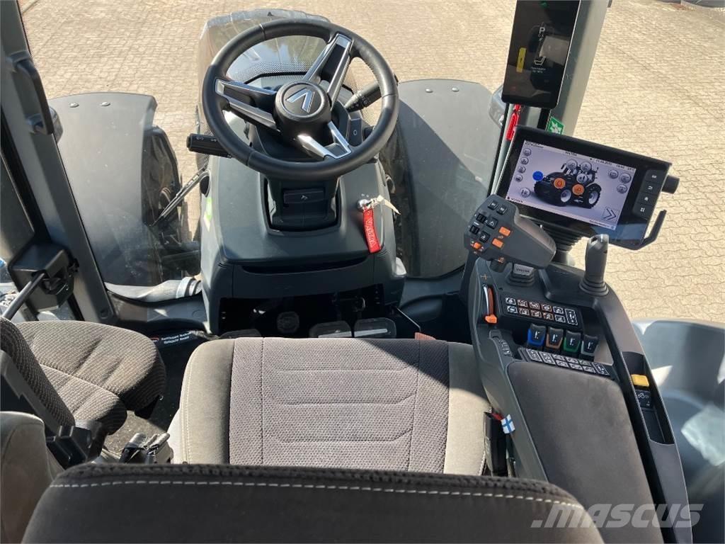Valtra Q245 Tractors