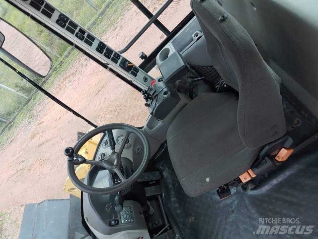Volvo L90F Wheel Loaders