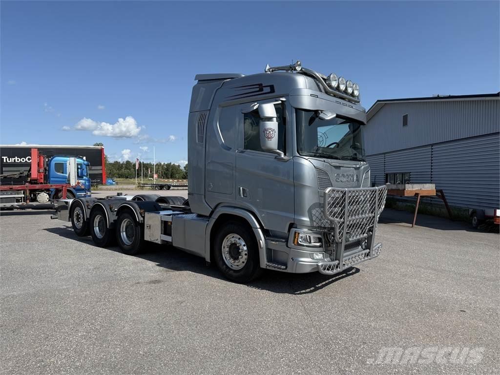 Scania R650 8x4 Cab & Chassis Trucks