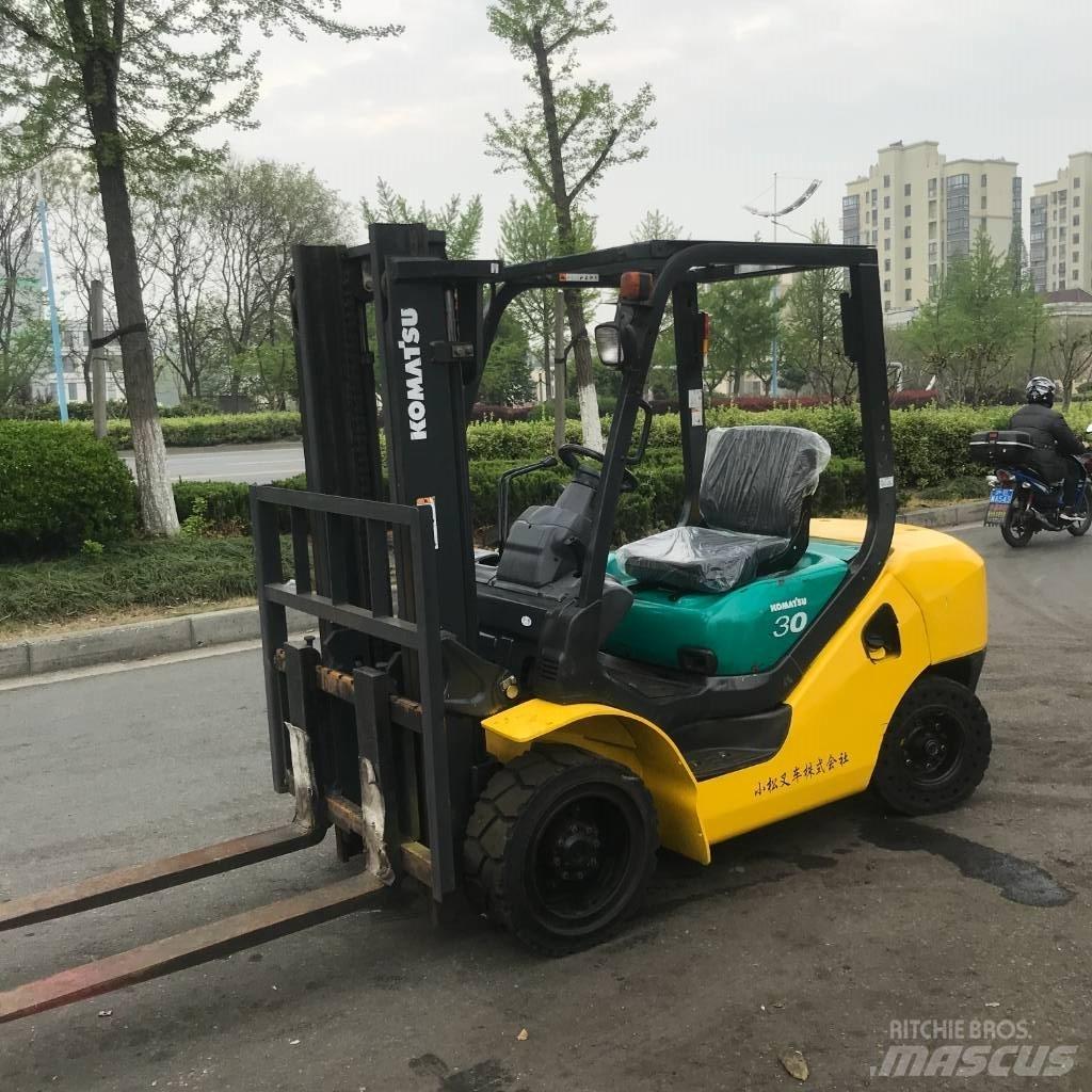 Komatsu 30 Diesel Forklifts