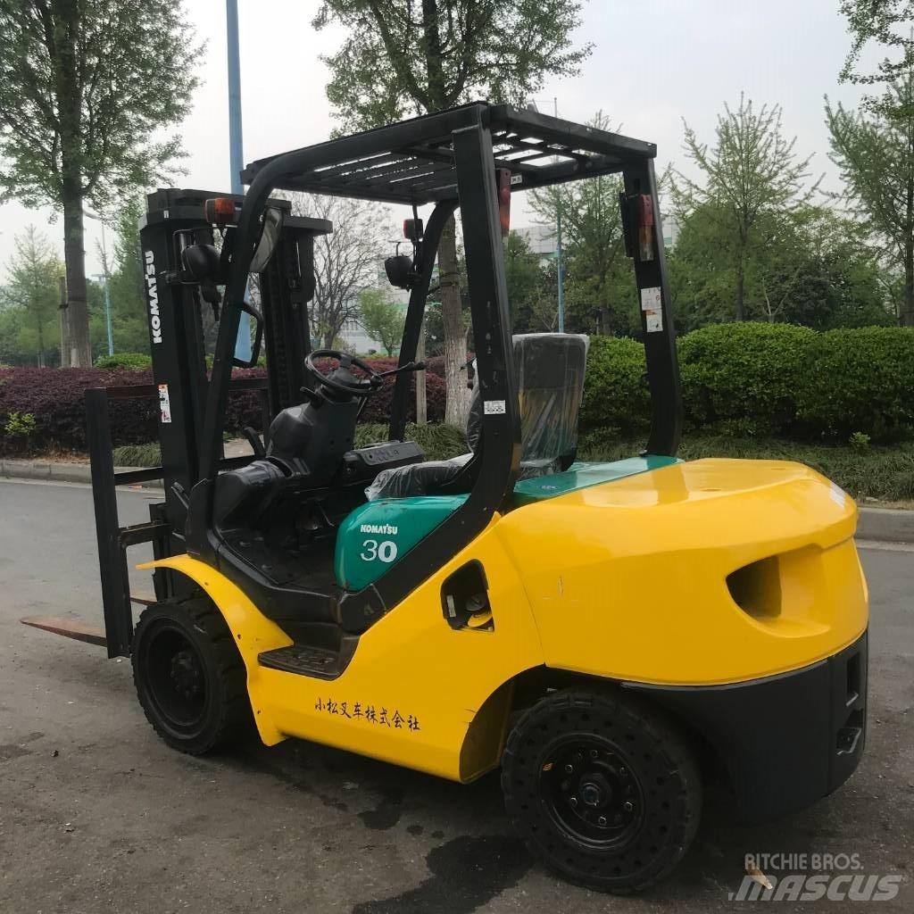 Komatsu 30 Diesel Forklifts