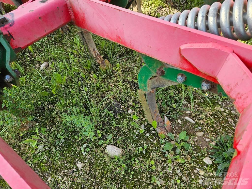 Unia Cross L 300 Chisel Plows
