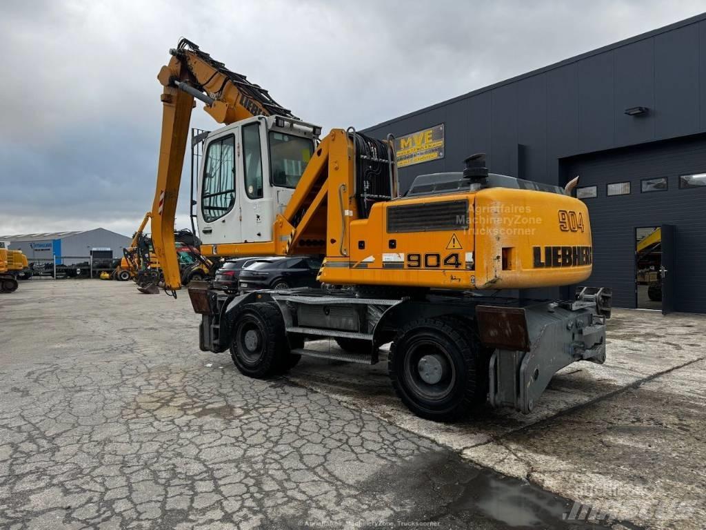 Liebherr A 904 C Wheeled Excavators