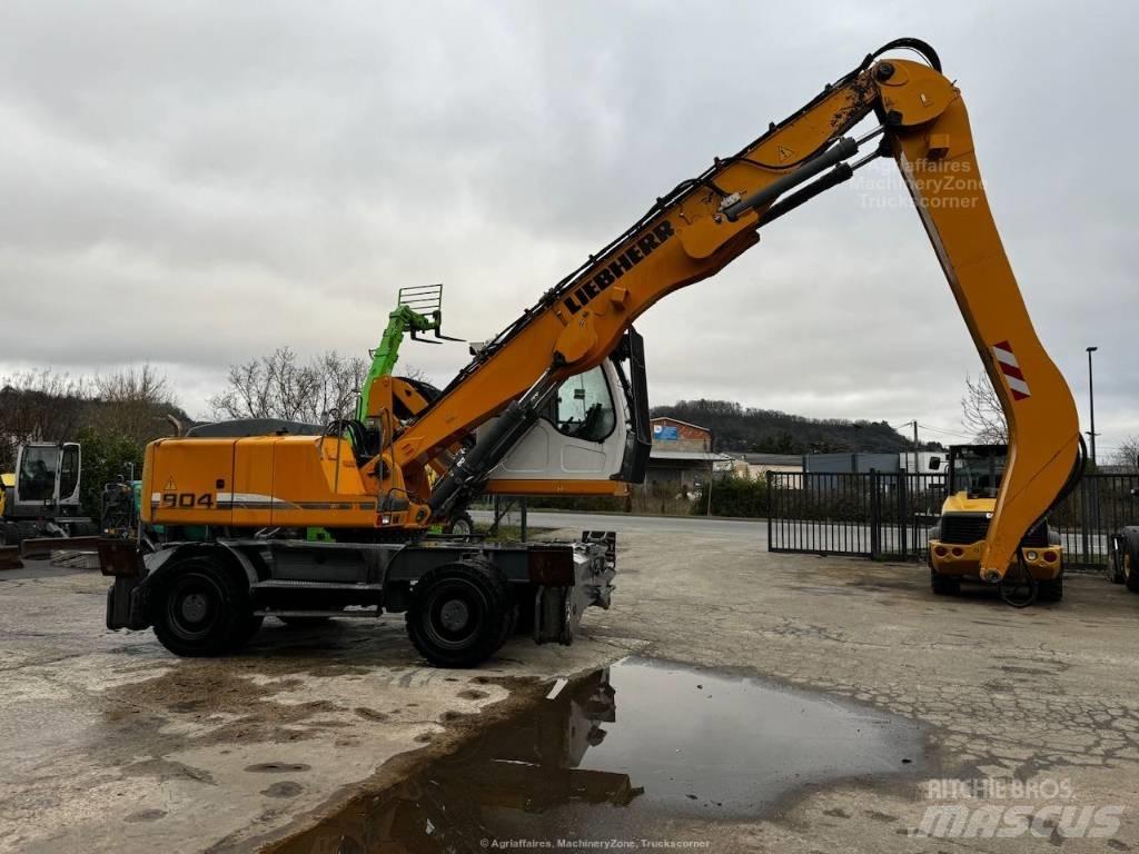 Liebherr A 904 C Wheeled Excavators