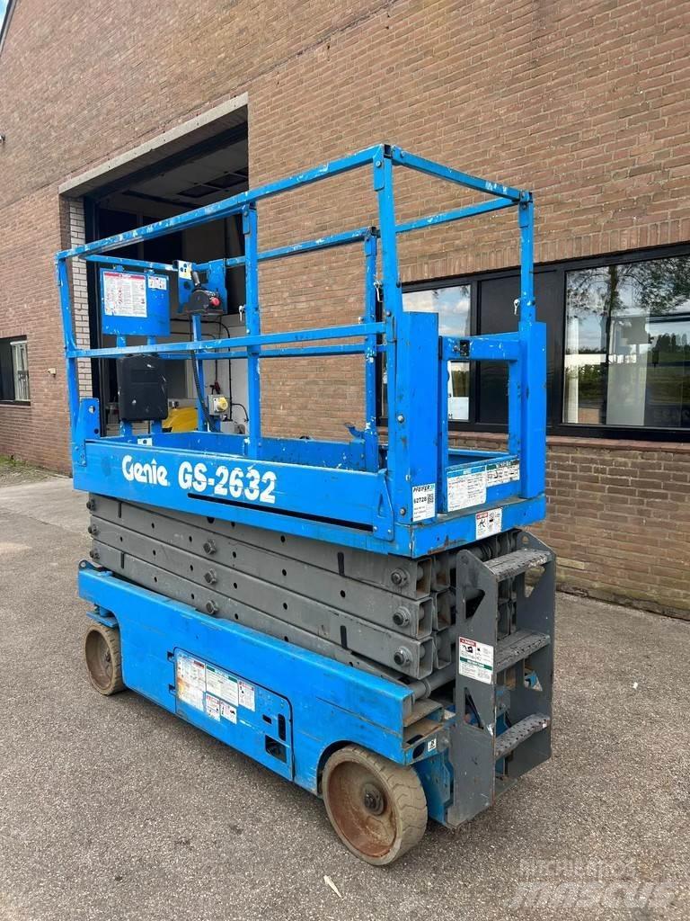Genie GS-2632 Scissor Lifts