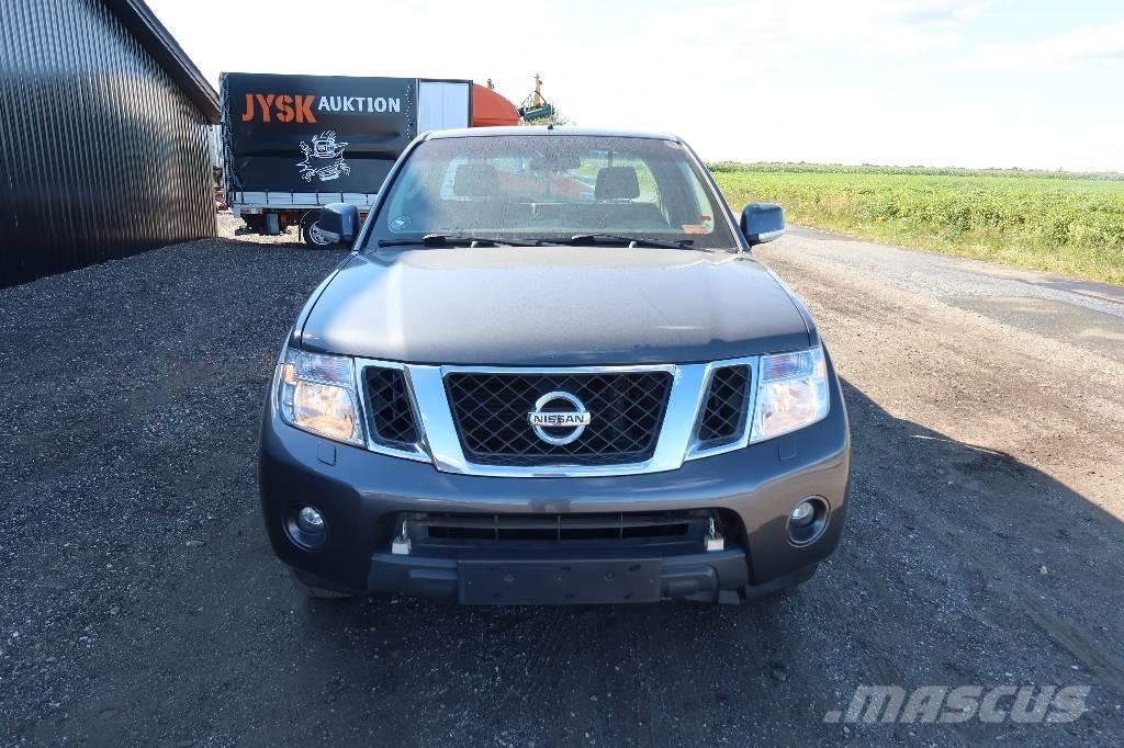 Nissan NAVARA Pickup Trucks