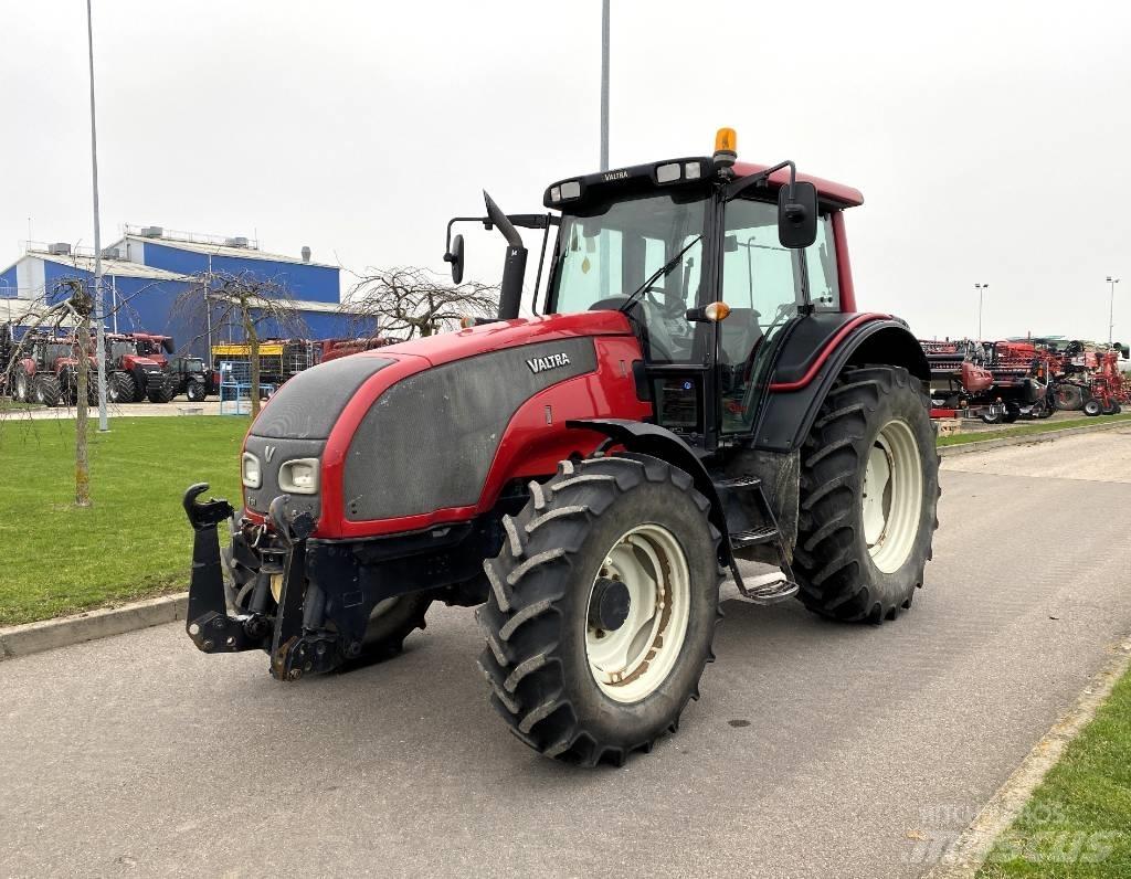 Valtra T 131 Tractors