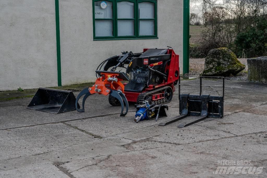 Toro TX427 Mini Loader