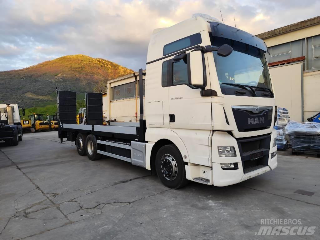 MAN TGX 26.440 Winch trucks
