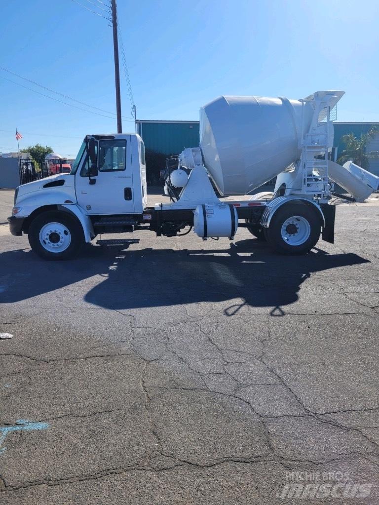 International 4300 Flatbed Trucks