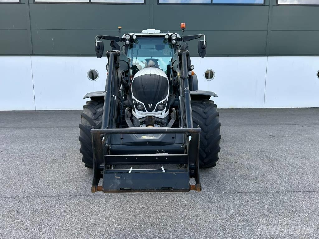 Valtra N 174 Tractors