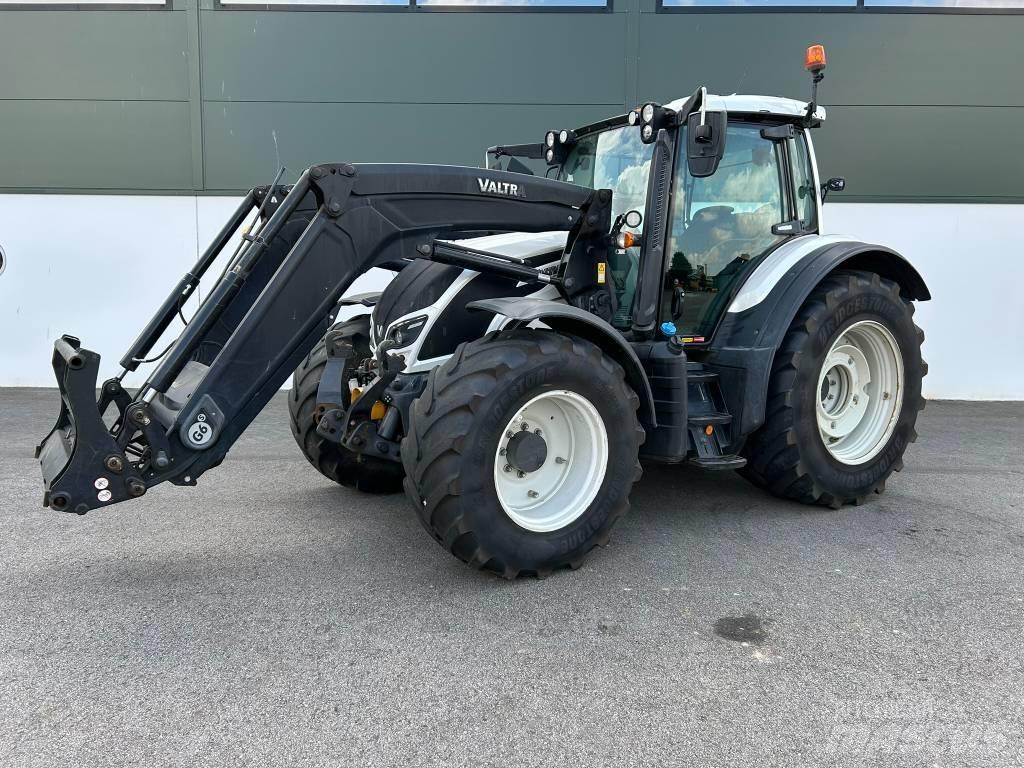 Valtra N 174 Tractors