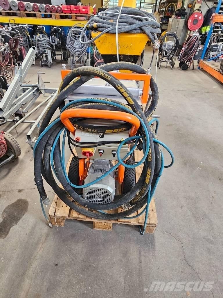  La tyrolienne T152 Screed pumps