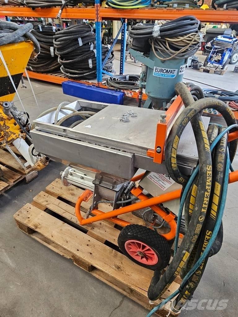  La tyrolienne T152 Screed pumps