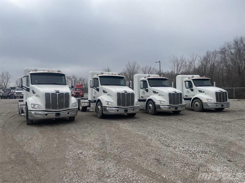Peterbilt 579 Conventional Trucks / Tractor Trucks