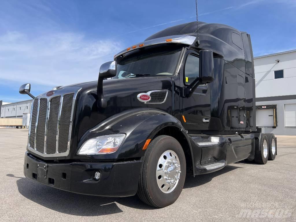 Peterbilt 579 Conventional Trucks / Tractor Trucks
