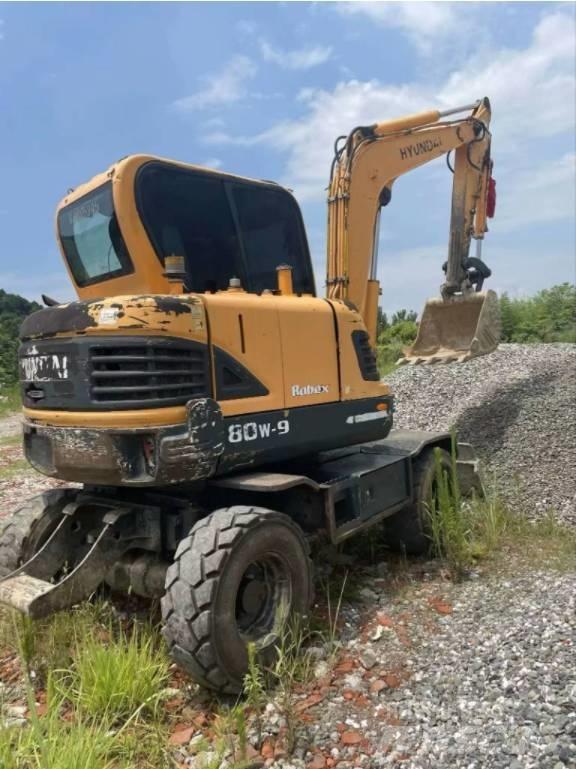 Hyundai 80W-9 Wheeled Excavators