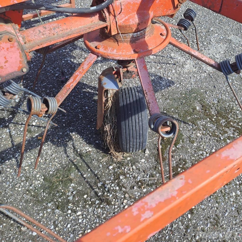 Kuhn GF 6301 M H Rakes and tedders