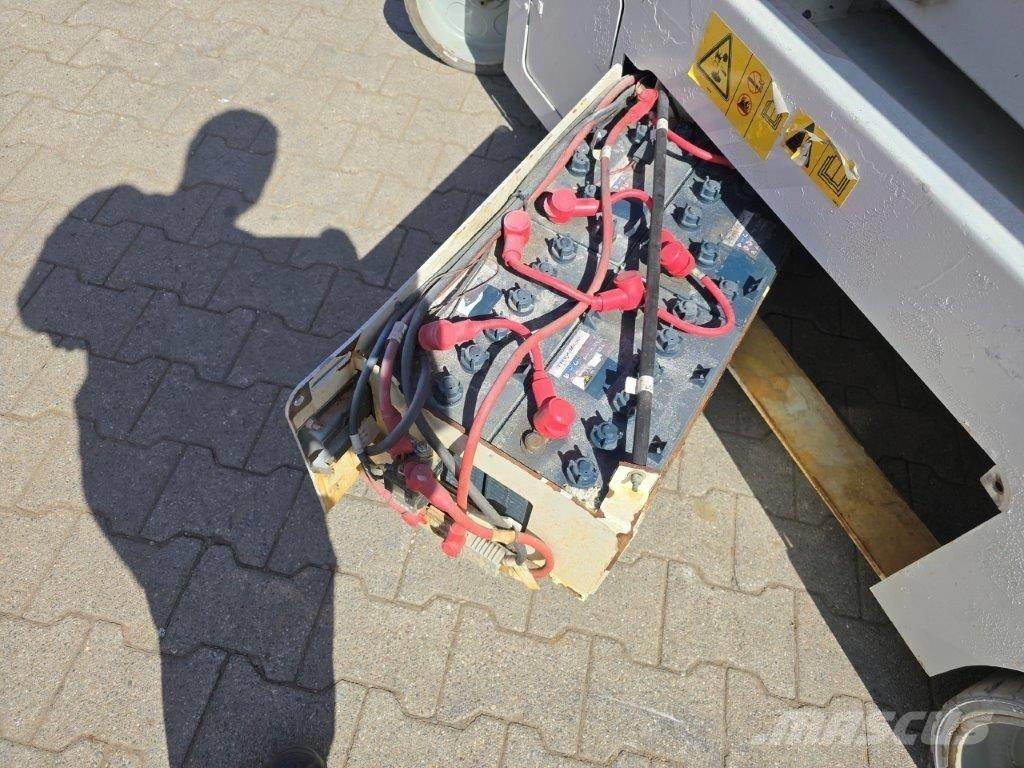 Genie GS 4047 Scissor Lifts