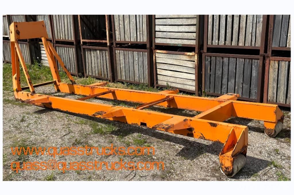  Abrollgestell Hook lift trucks