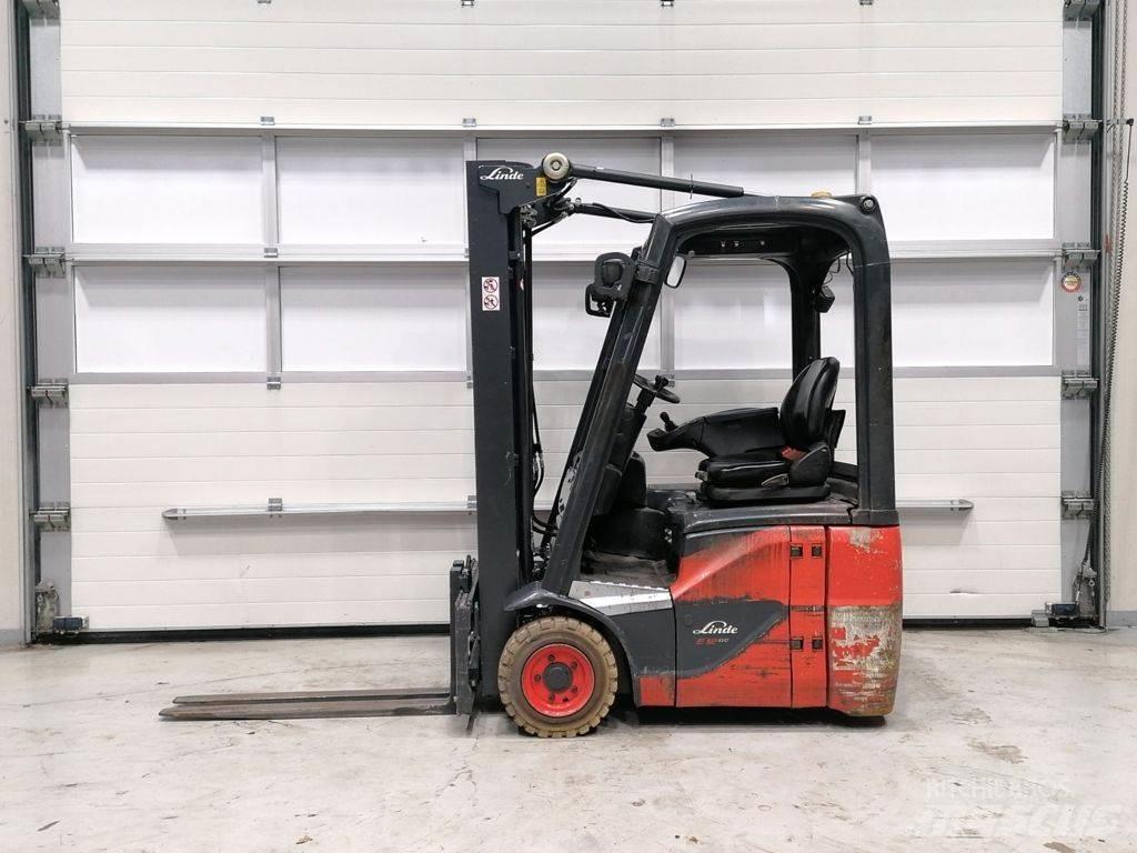 Linde E12-02 Electric Forklifts