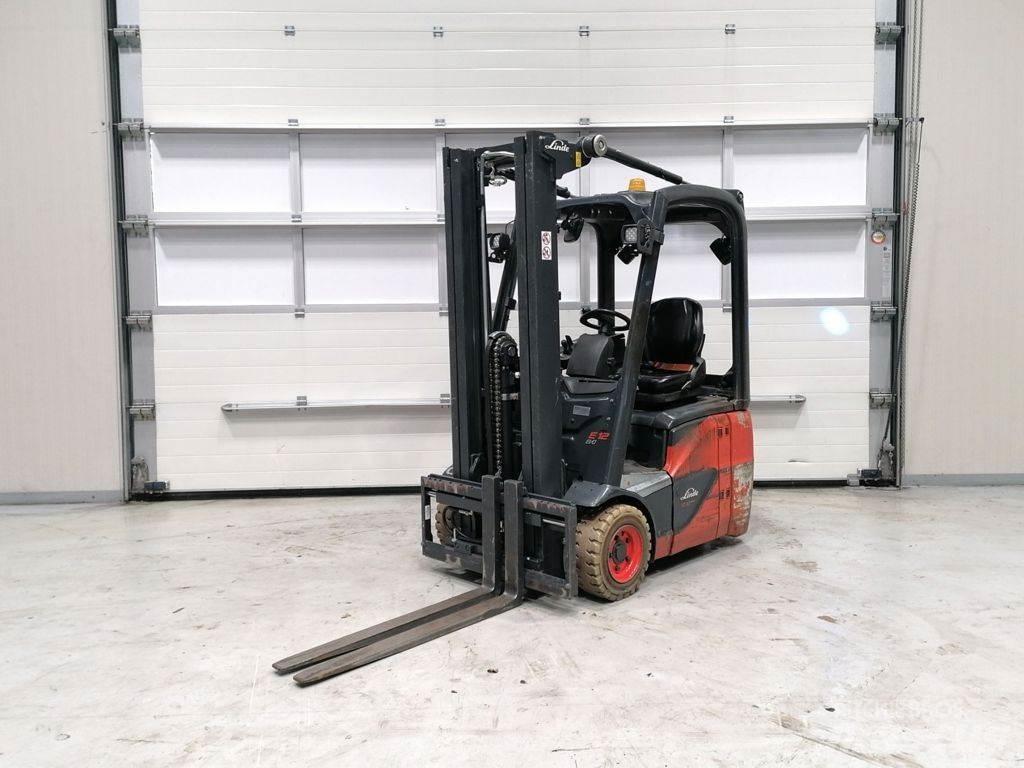 Linde E12-02 Electric Forklifts