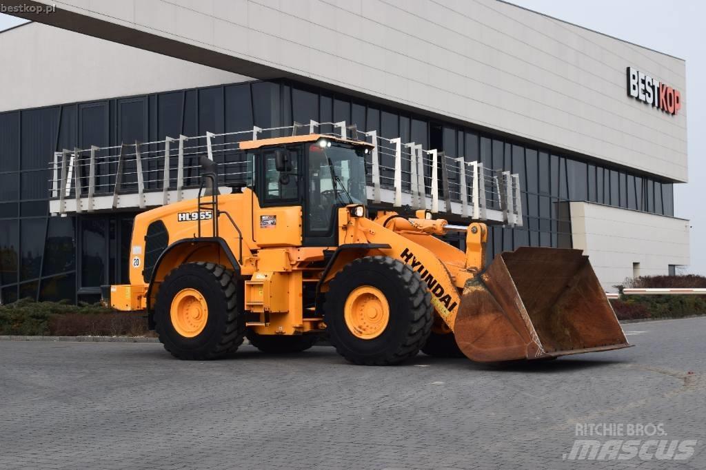 Hyundai HL 965 Wheel Loaders