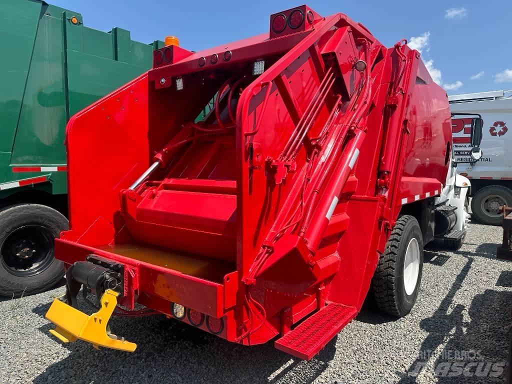 International 4300 Garbage Trucks / Recycling Trucks