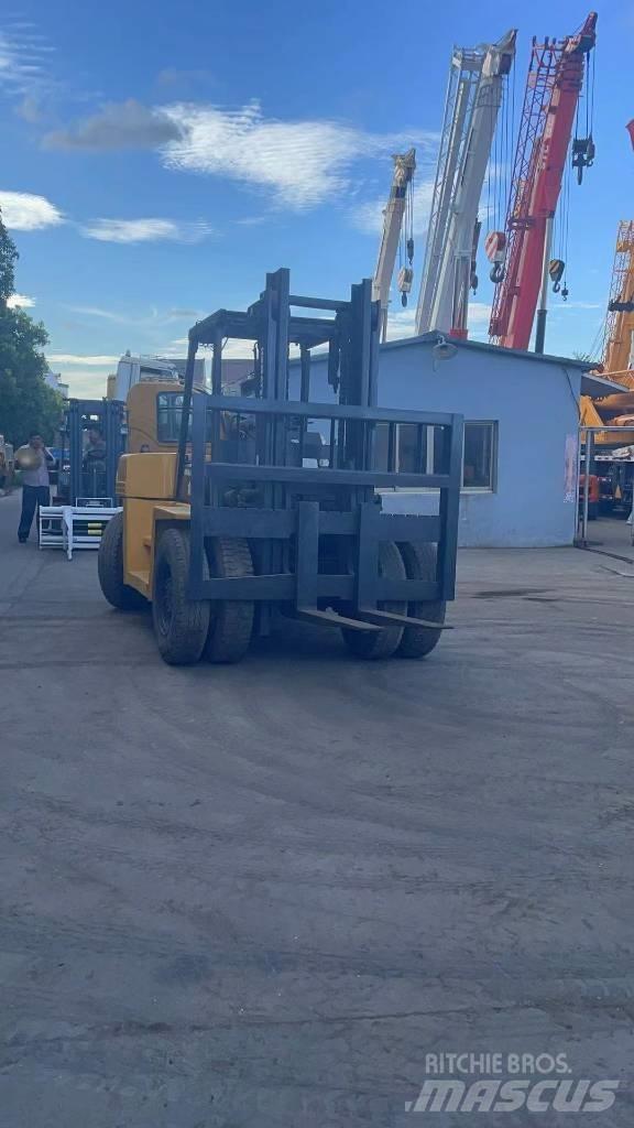 Komatsu 10 Ton Diesel Forklifts