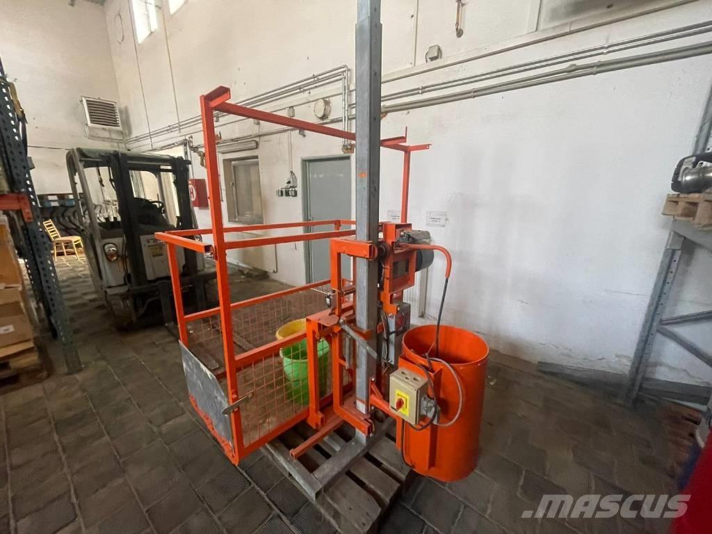 Ebbs & Radinger ZL200 Construction hoists