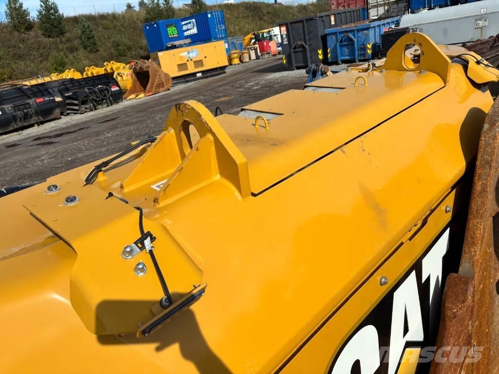 CAT 395 Crawler Excavators
