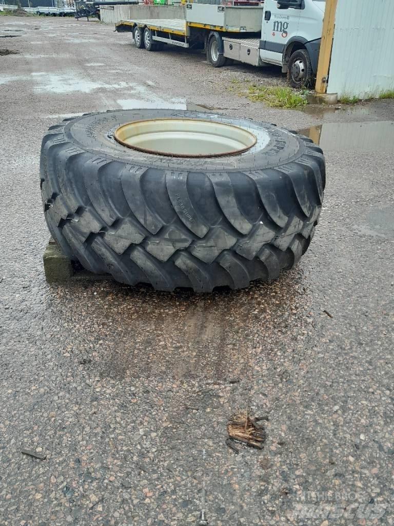 BKT 650/60R30,5 Hjul Tires, wheels and rims