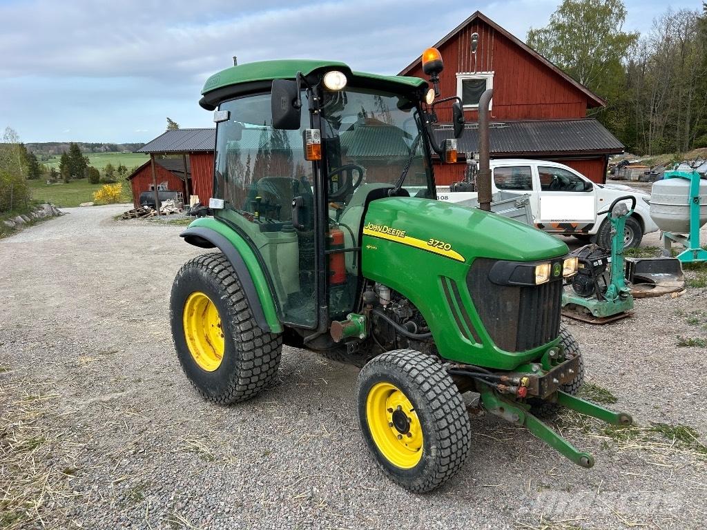 John Deere 3720 Tractors