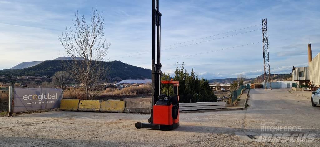 BT RR B 2 Reach trucks