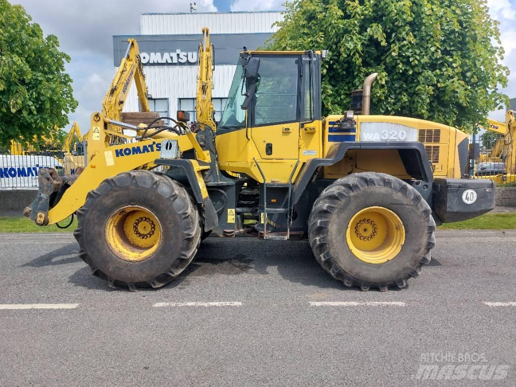 Komatsu WA320-5 Wheel Loaders