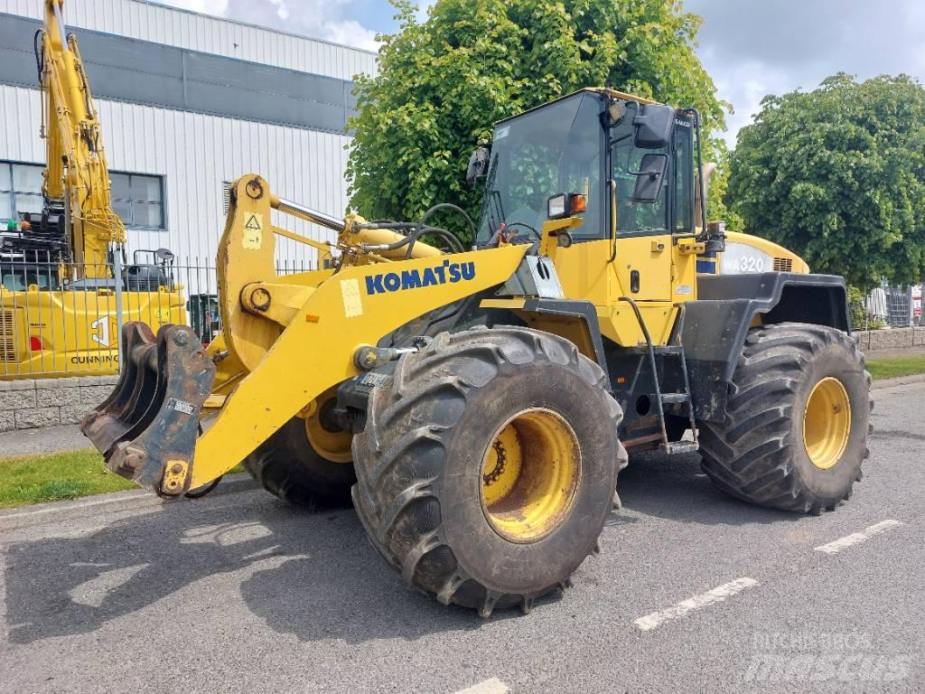 Komatsu WA320-5 Wheel Loaders