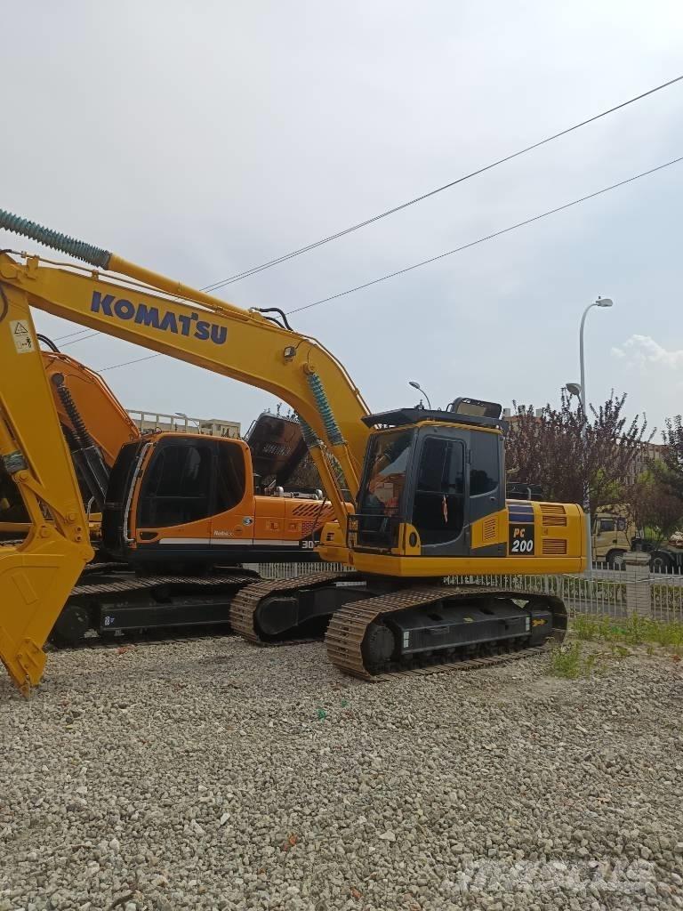 Komatsu PC 200 Crawler Excavators