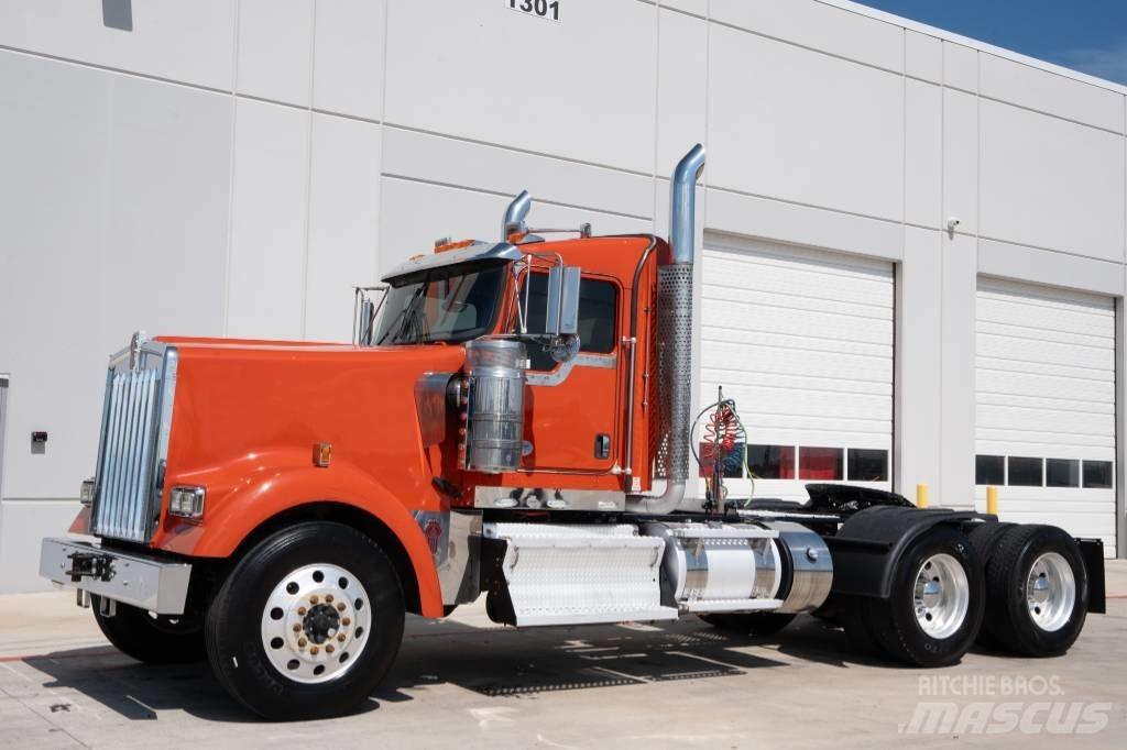 Kenworth W 900 Conventional Trucks / Tractor Trucks