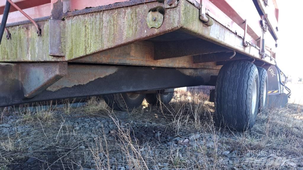 Tuhti M85 Tip Trailers