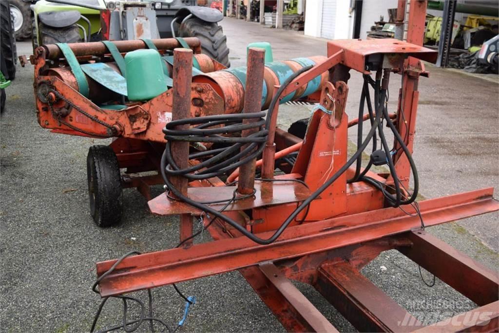 Kverneland UN7558 Bale Wrappers
