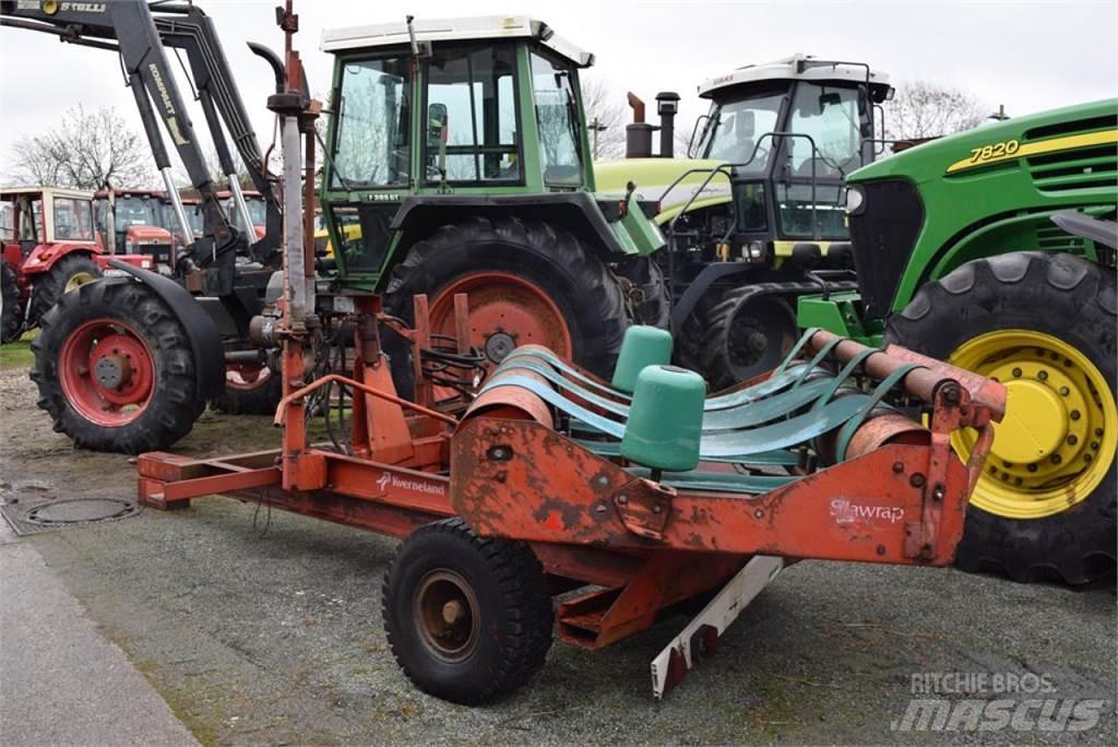 Kverneland UN7558 Bale Wrappers