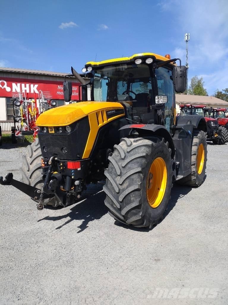 JCB Fastrac 4220 Tractors